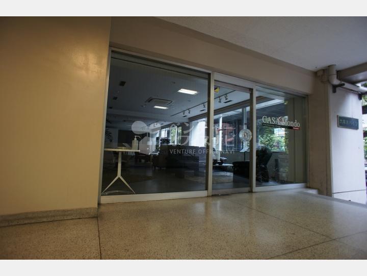 入口付近【六本木ハイツ】