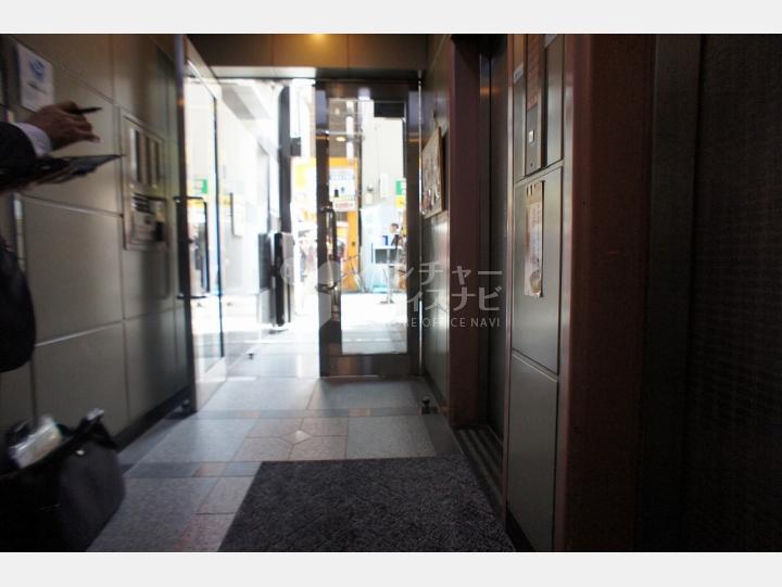 エントランス【本郷若井ビル】