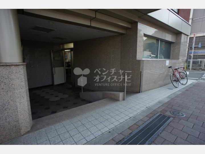 入口【宝栄西新宿ビル】