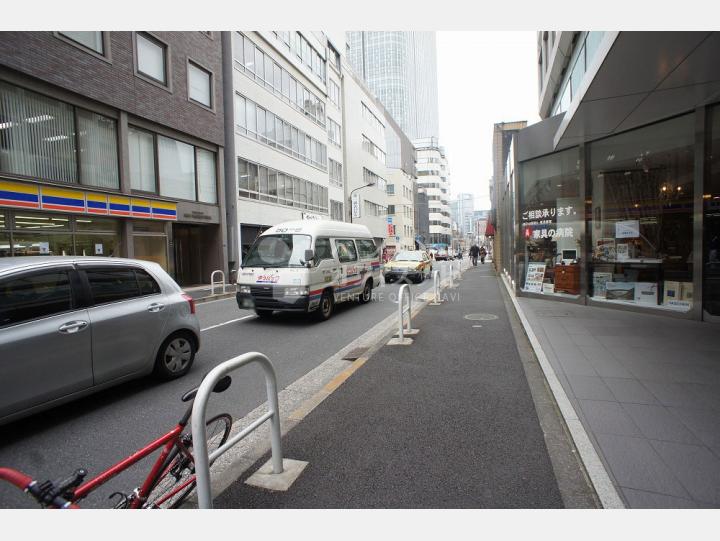物件前通り【虎ノ門30森ビル】