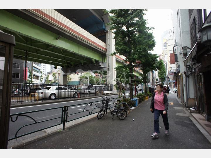 建物前の道路【西麻布4丁目ビル(アキヤマ8ビル)】
