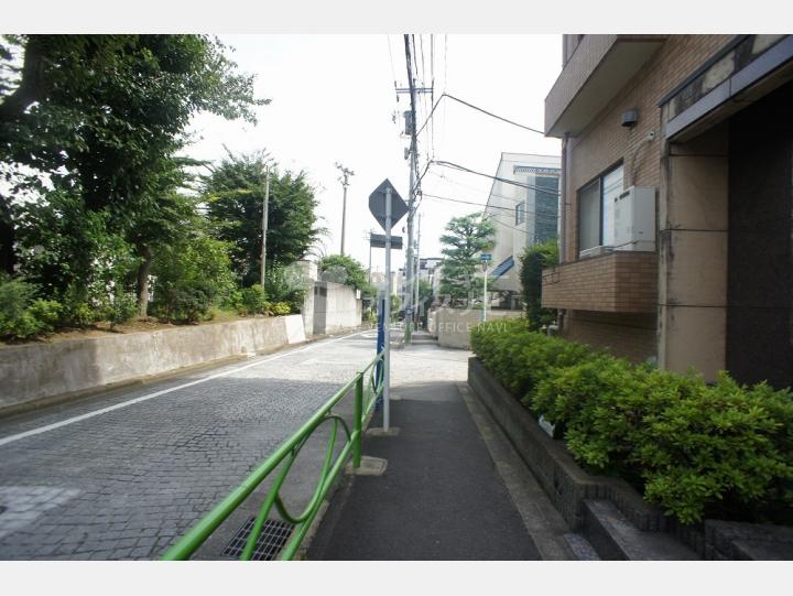 物件前の通り【カサデルフォレスタ】