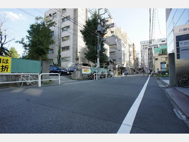 物件前通り【川瀬ビル】