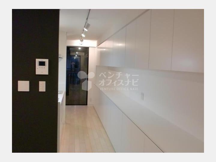 1-F壁面収納【Casa DelRey OMOTESANDO】