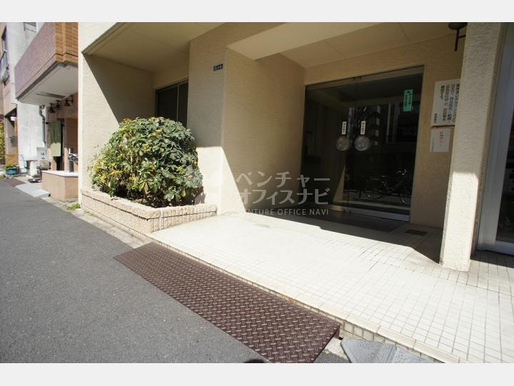 入口【ウェルシャン築地】