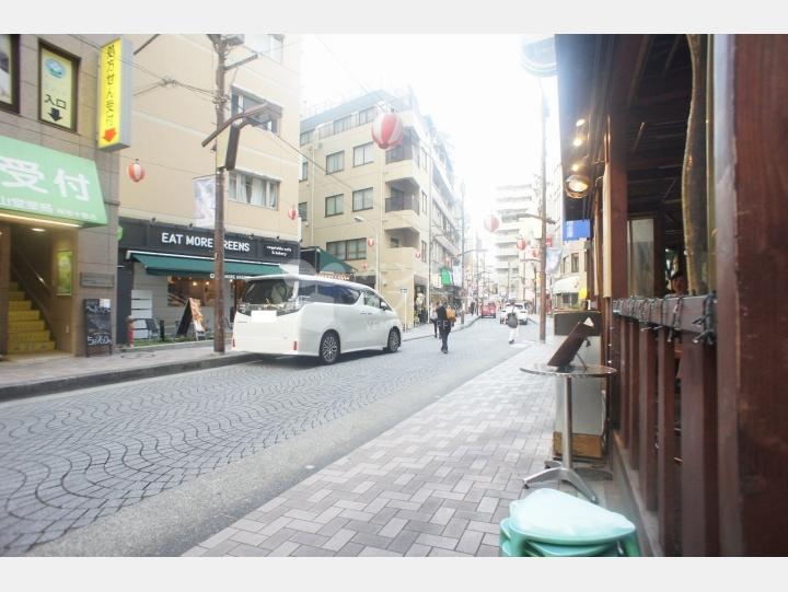 前面道路【メディコ麻布】