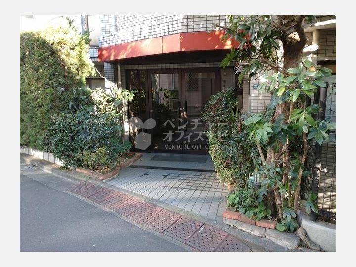 入口　【マイスタークエーレ西新宿】