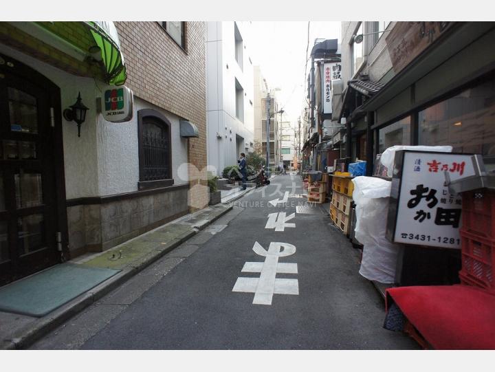 物件前通り【隆江ビル】