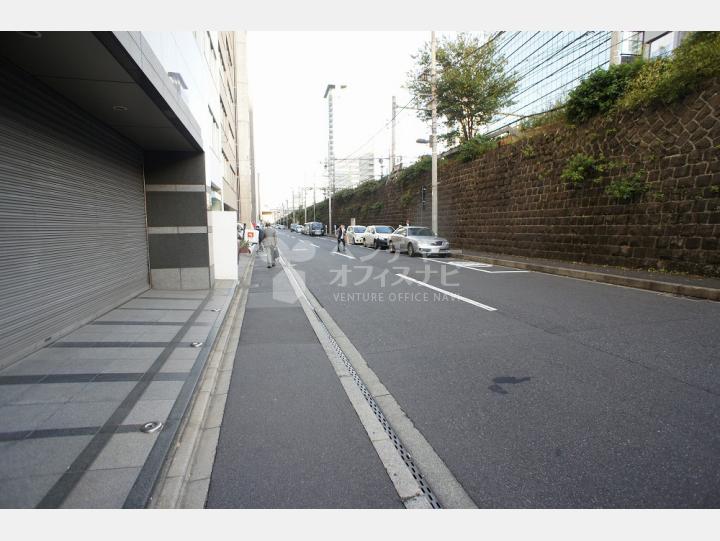 物件前通り【オークビル飯田橋】