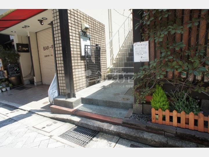 入口【中根ビル】