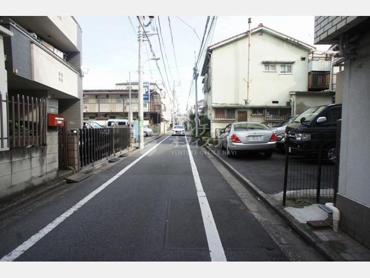 前面道路【かどやハイツ】