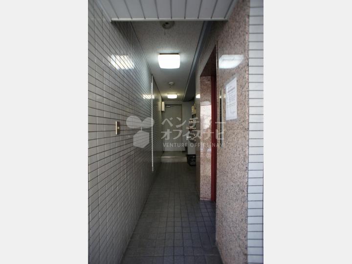 エントランス　【メゾンド・ペルル】