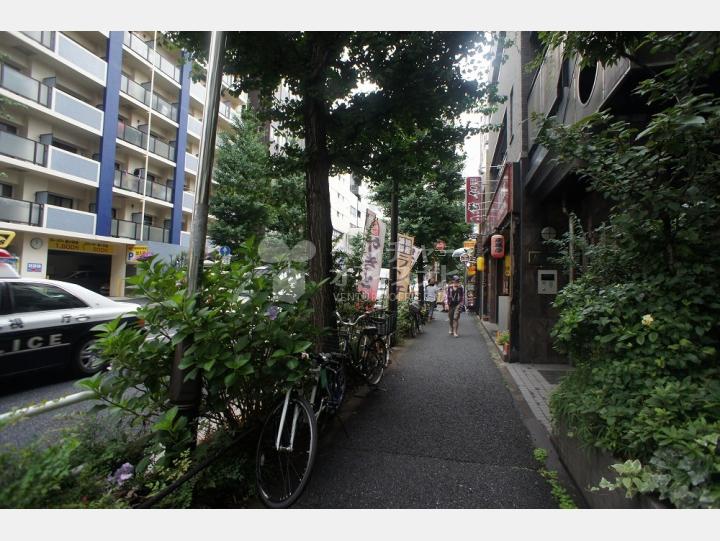物件前の通り【バラードハイム渡辺ビル】