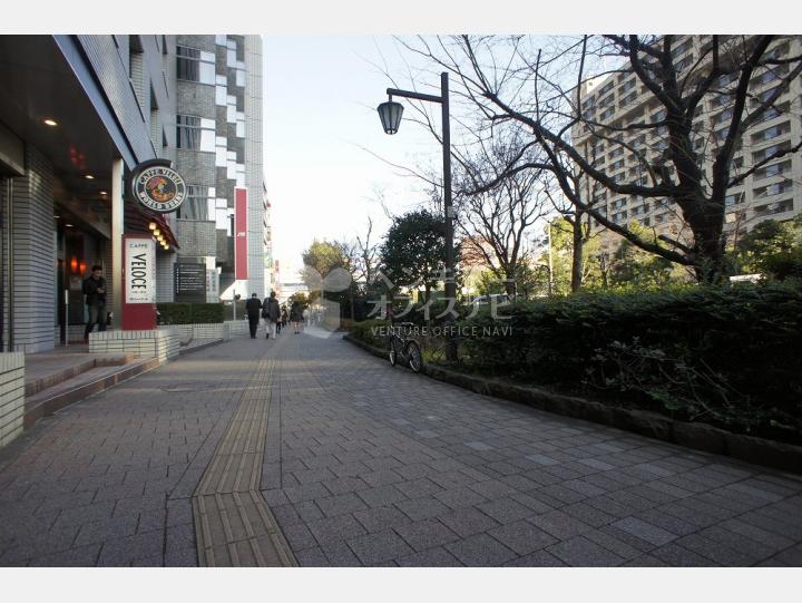前面道路【飯田橋升本ビル】