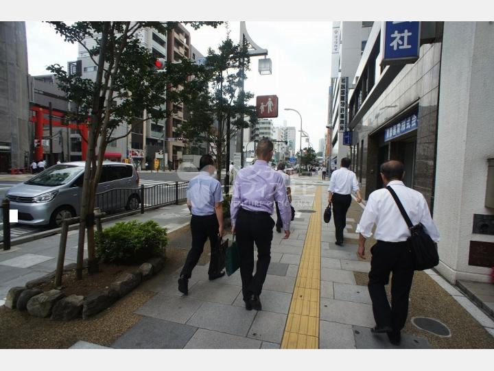 ビルの前の通り【新下谷ビル】