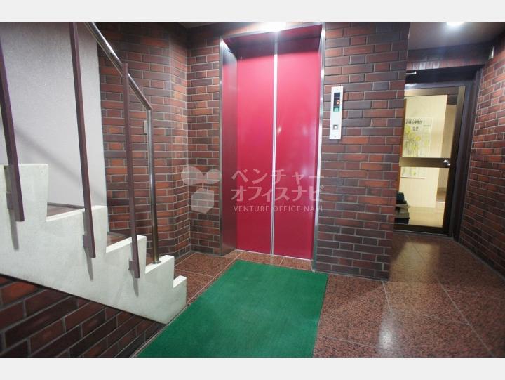 エレベーター 【新宿村田ビル】