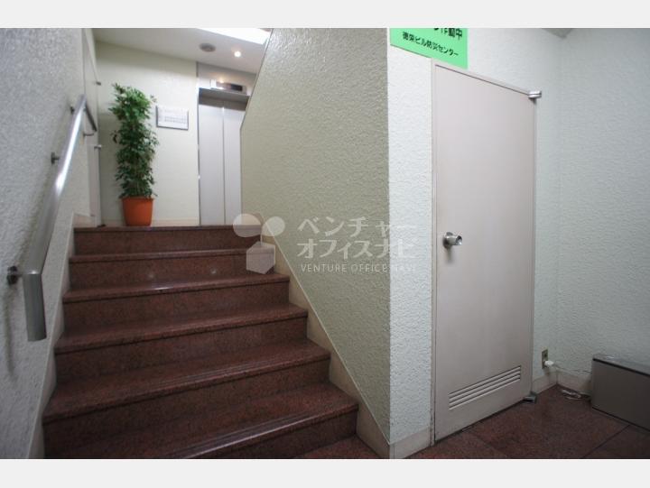 新館エントランス【徳栄ビル本館新館】