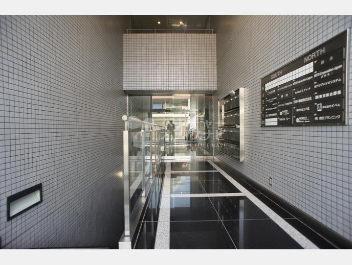 エントランス　【エスコート（S・COURT）】