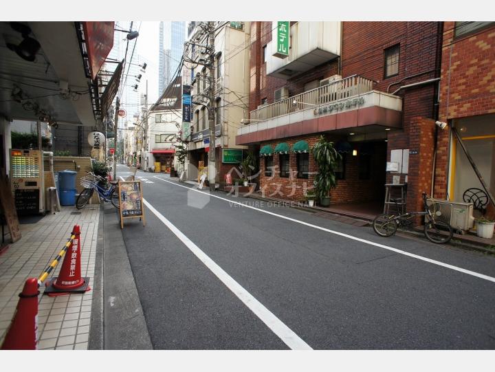 物件前の通り 【新宿高橋ビル】