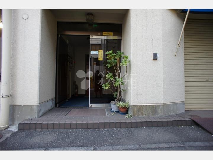 入口【神田ＩＳビル】