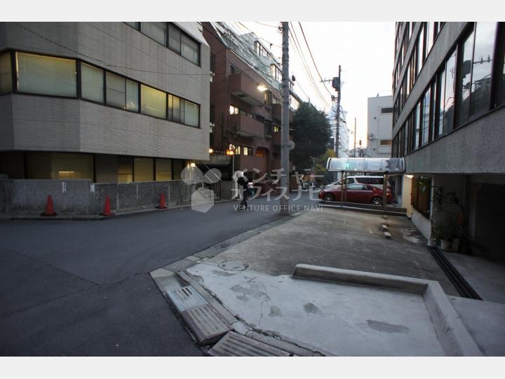 物件前通り【赤坂フェニックスビル】