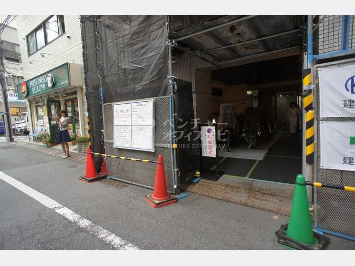 入口【ウイン四谷】