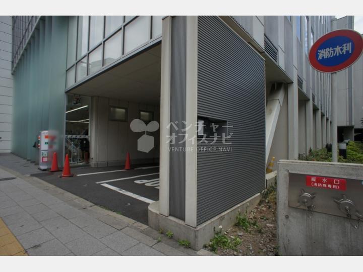 駐車場出入口【Daiwa渋谷スクエア】