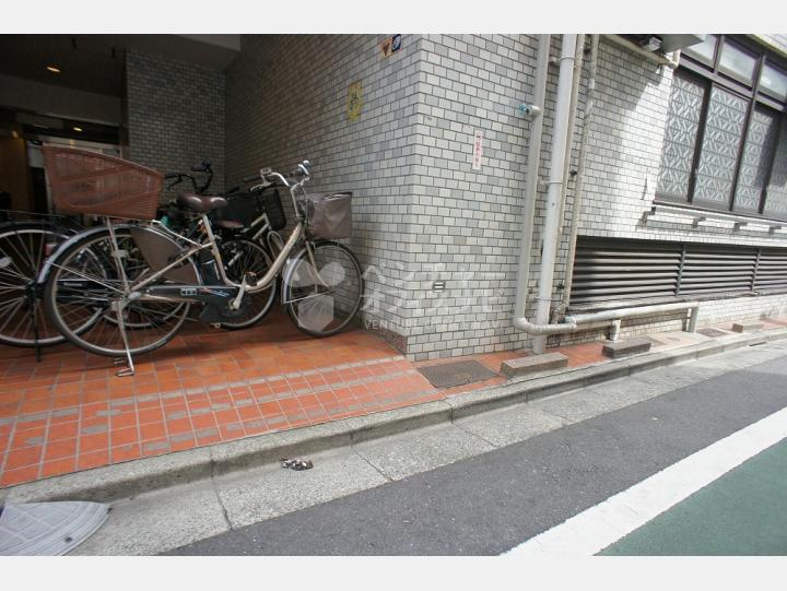 入口周辺【市谷伊東ハイム】