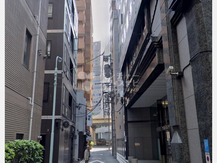 【前面道路】CRYSTAL SQUARE GINZA-2
