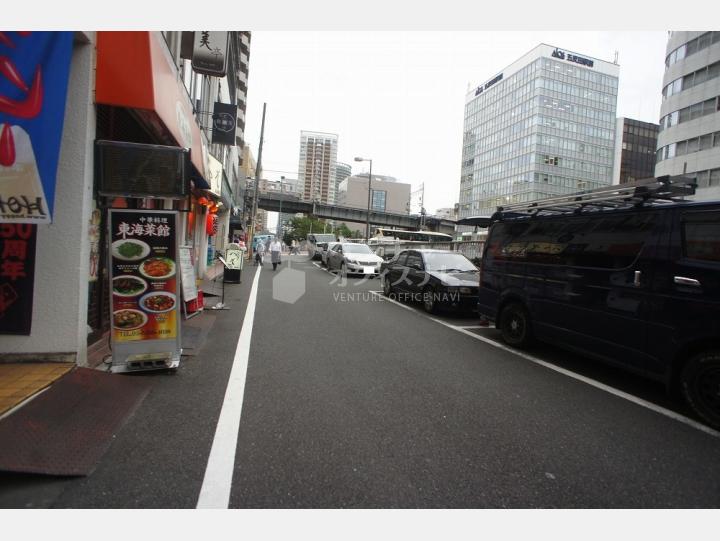 ビルの前の通り【秀和五反田駅前レジデンス】