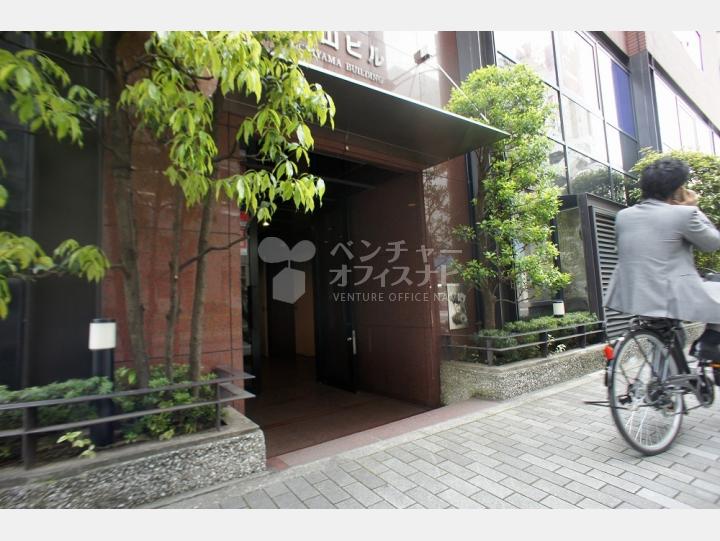 入口【内山ビル】