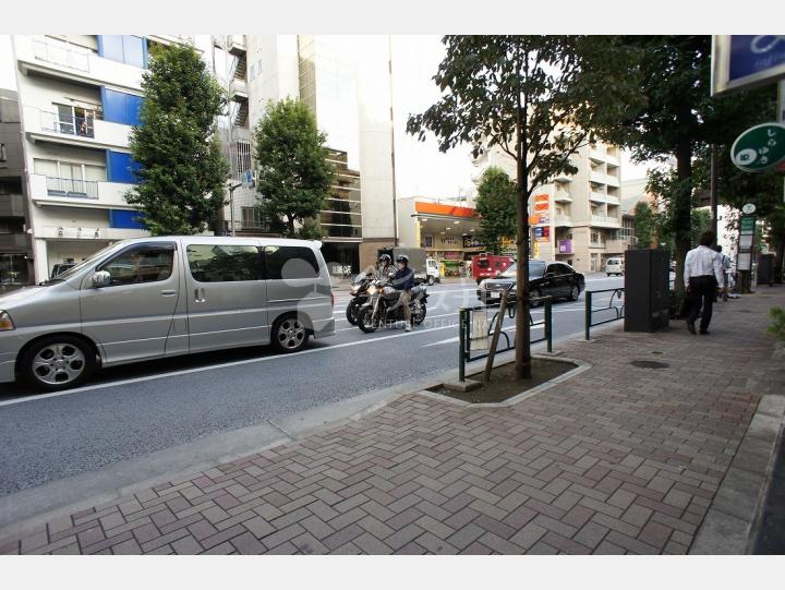 物件前通り【西麻布MKビル】