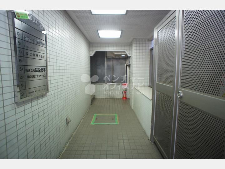共用部通路・会社案内板【東栄ビル】