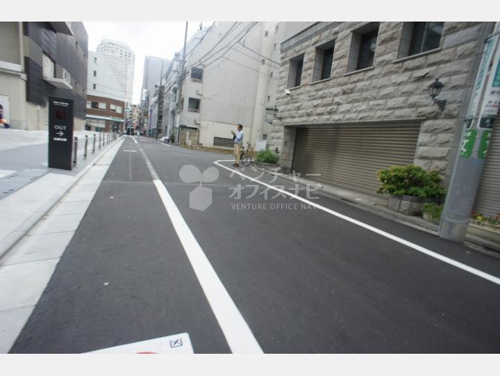 前面道路【ネクストサイト渋谷ビル】