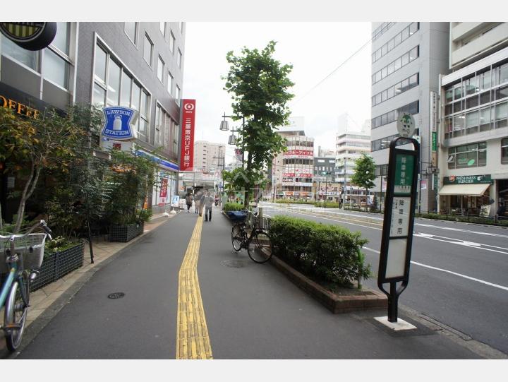 前面道路【今井三菱ビル】