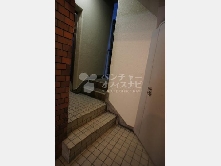 エントランス【丸万7号館】