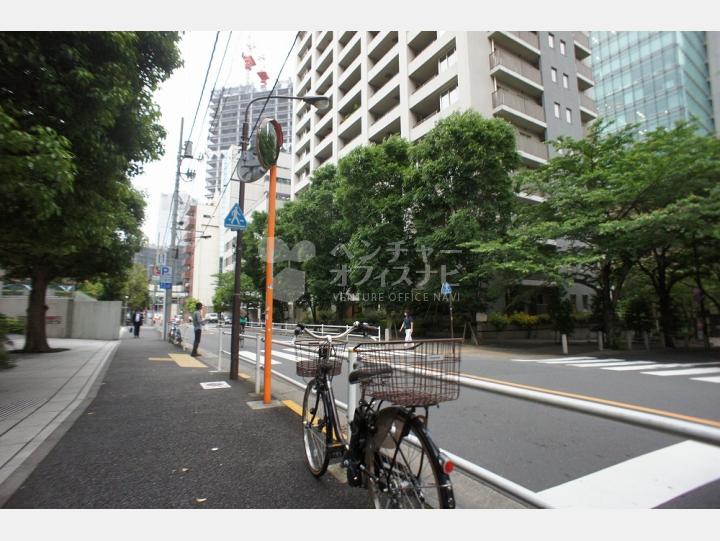 前面道路【MFPR六本木麻布台ビル(旧アーク八木ヒルズ)】