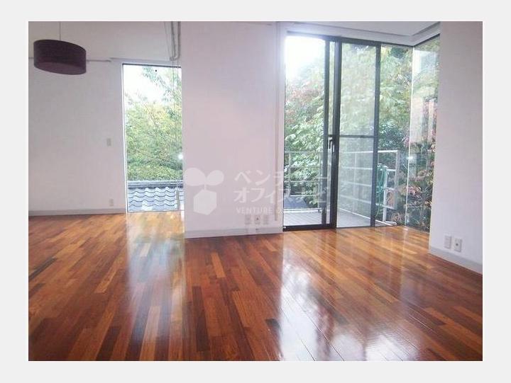 室内　【マスターズ赤坂】