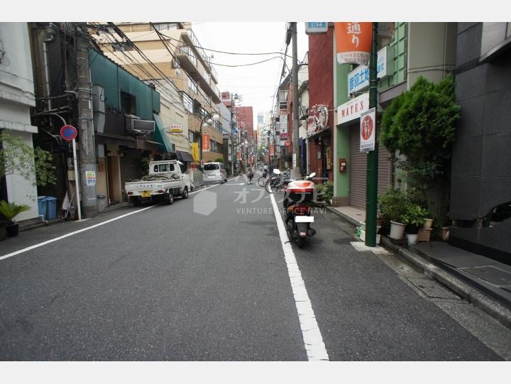 物件前の通り【三恵ルミエール四谷】