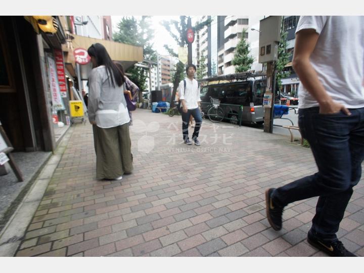 前面道路【フロンティア恵比寿】