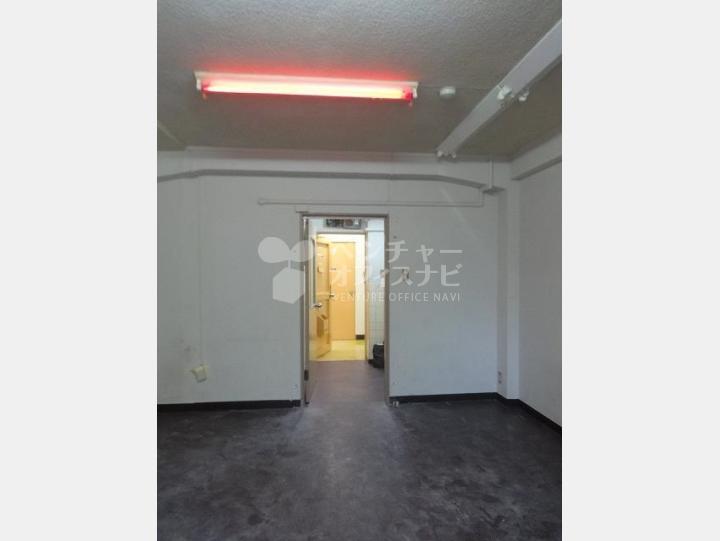 室内【泰共フラットビル】
