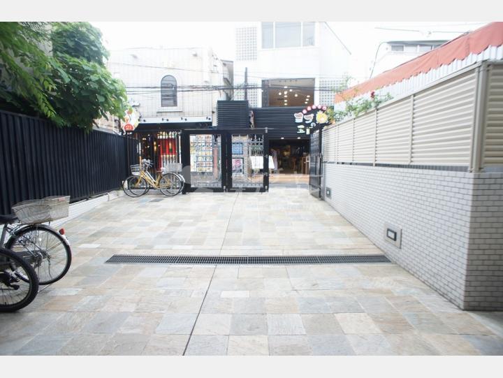 入口【グローリア初穂新宿Ⅲ】