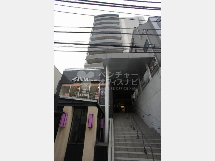 外観 1~2階は店舗、3階からはSOHOマンション 【EBISU FIRST PLACE (恵比寿ファーストプレイス)】