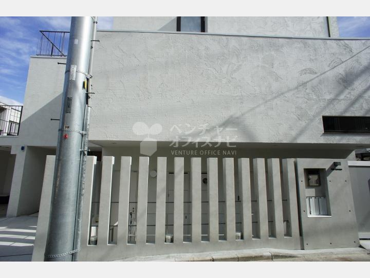 外観【ＨＡＬＥ　ＴＥＲＲＡＣＥ】