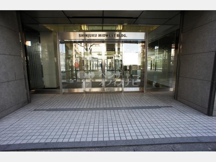 物件入口【新宿MIDWESTビル】