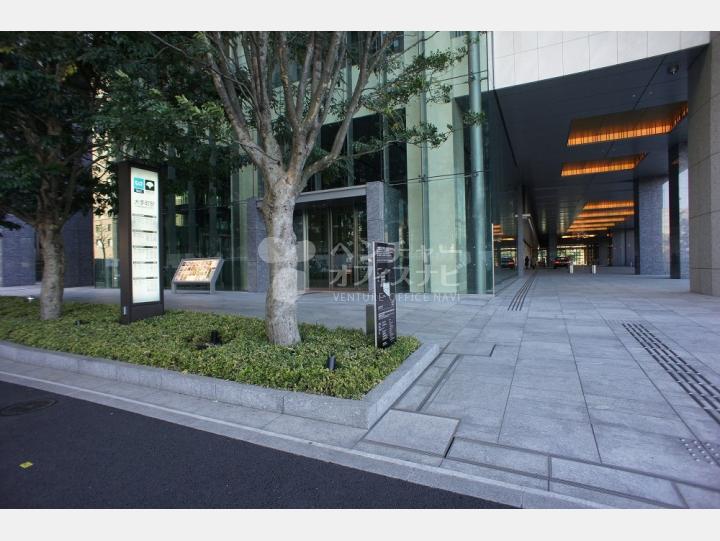 前面道路【パレスビル】