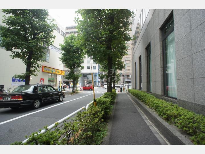 物件前通り【サンウェスト山手ビル】