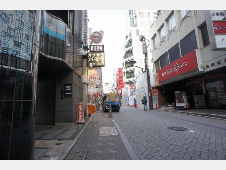 前面道路【赤坂三河屋ビル】