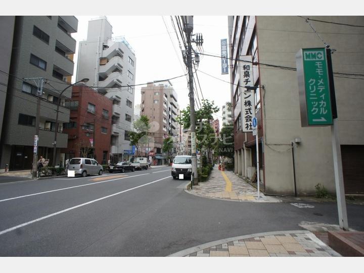 前面道路【プレム・プラーナ】