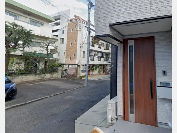 【前面道路】パラディーソ広尾